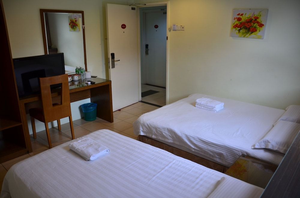 Uptown Kajang Hotel Family Triple Room 2