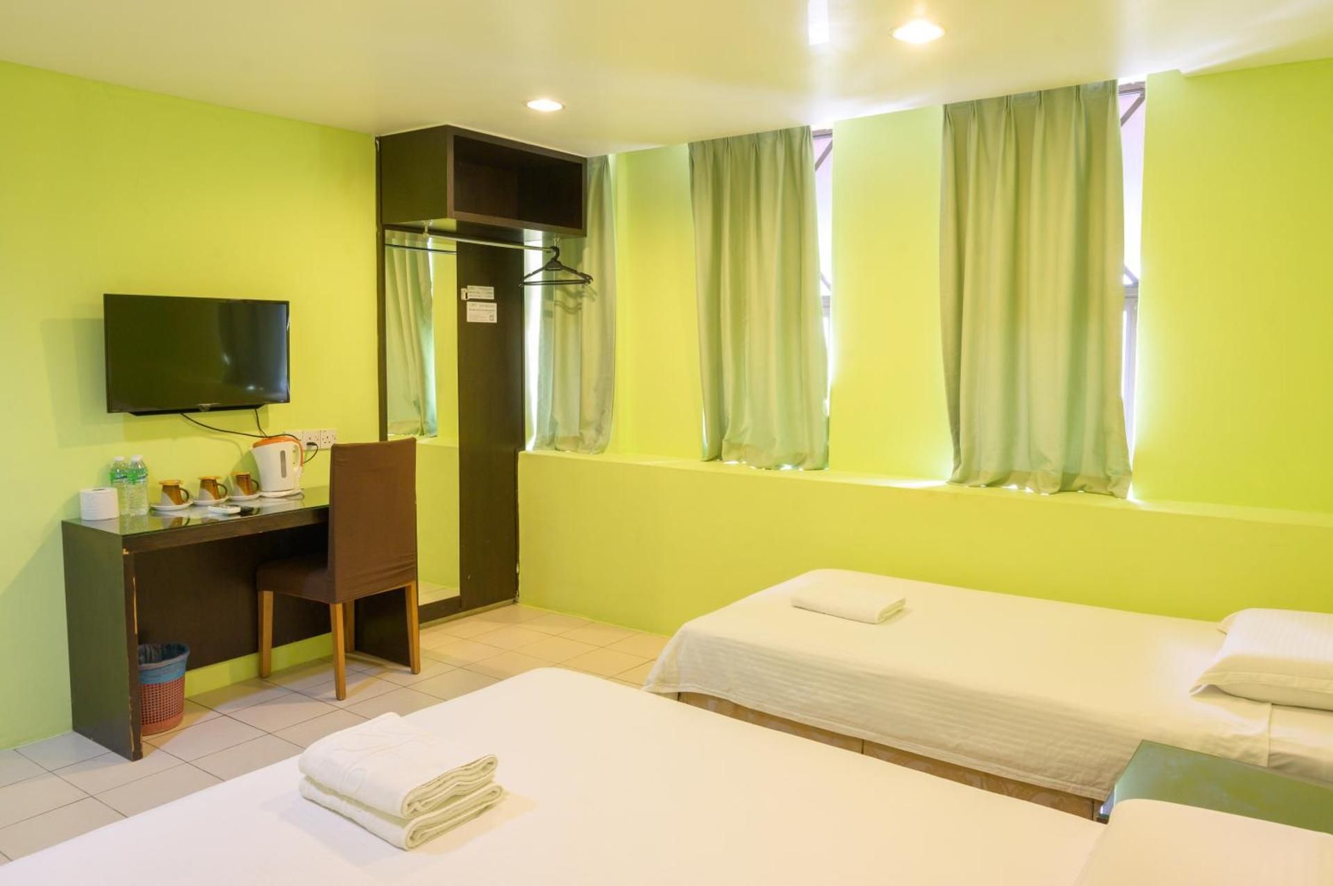 Uptown Kajang Hotel Family Triple Room 4