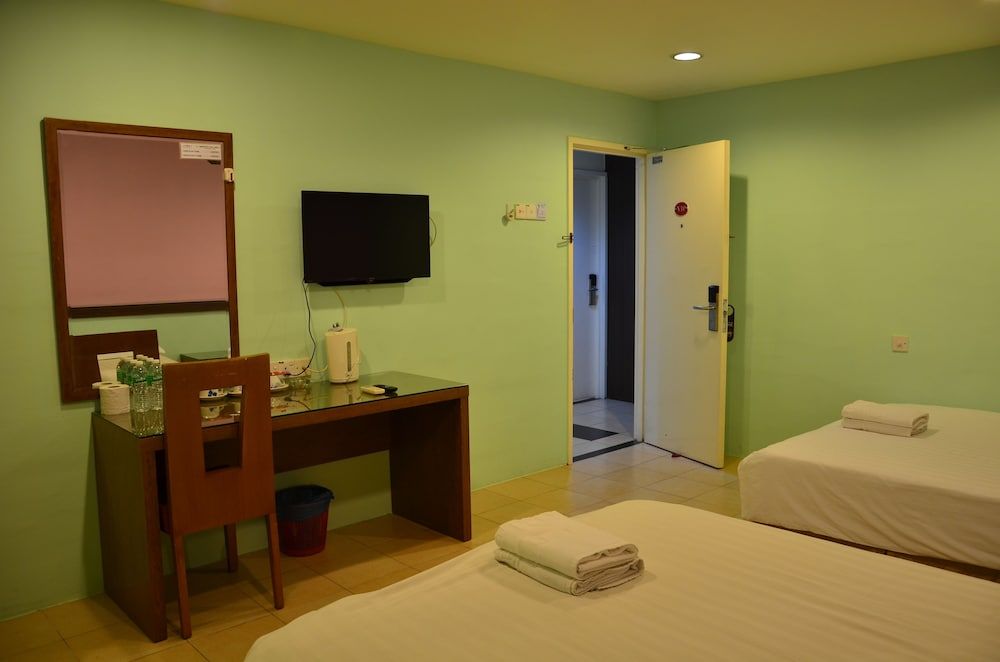 Uptown Kajang Hotel Family Quadruple Room 3