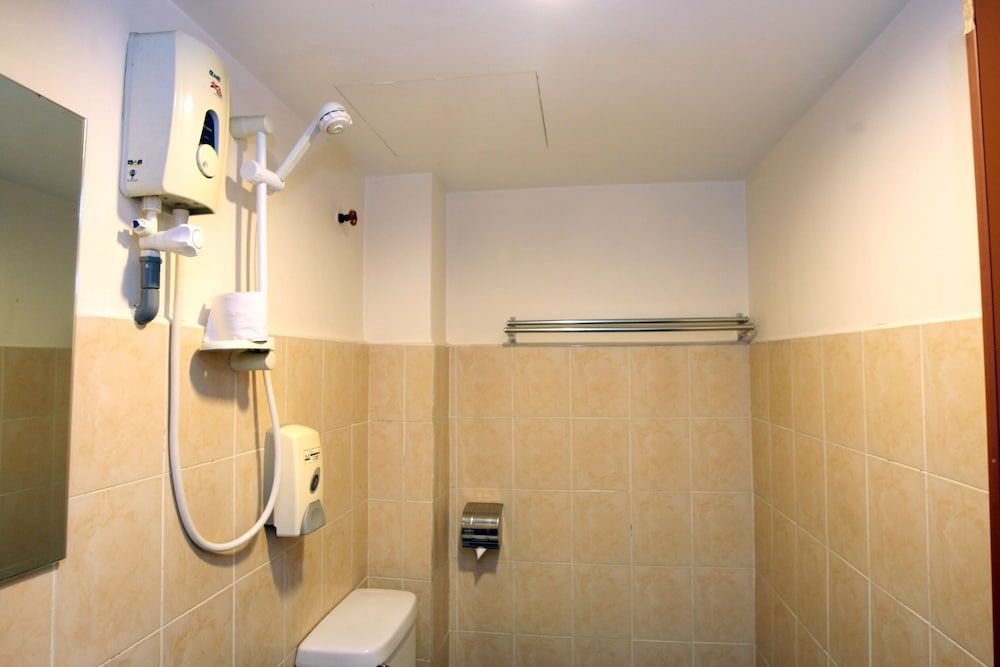 Uptown Kajang Hotel Family Triple Room 6