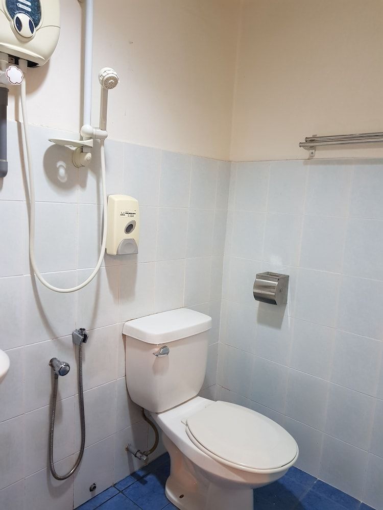 Uptown Kajang Hotel Basic Twin Room 4