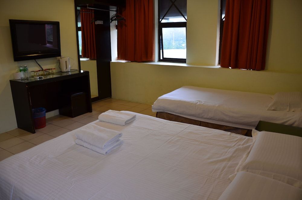Uptown Kajang Hotel Family Triple Room