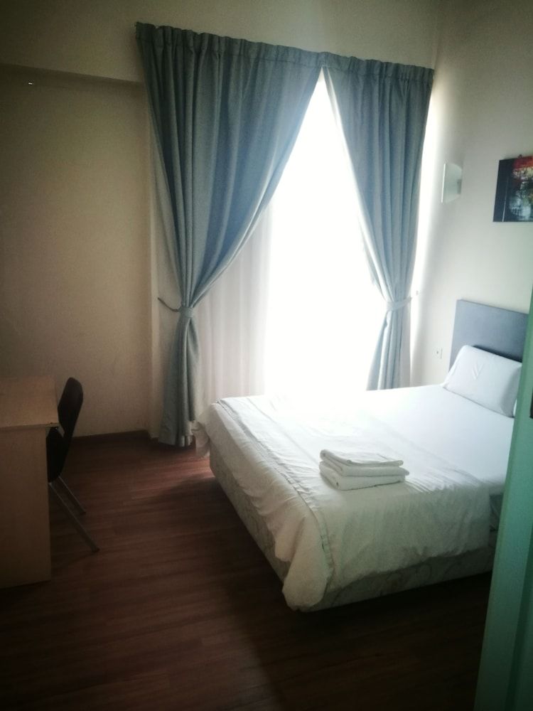 undefined Sens Hotel 9