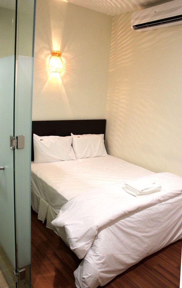 undefined Sens Hotel 5