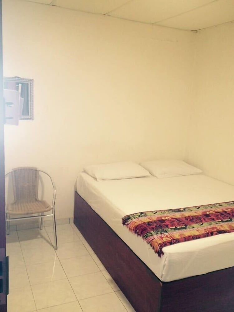 undefined OYO 90273 Mz Hotel 7