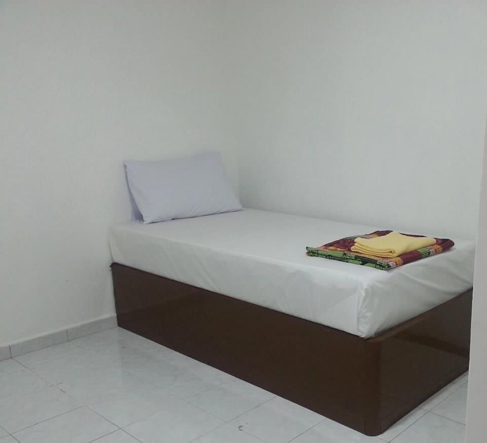 undefined OYO 90273 Mz Hotel 9