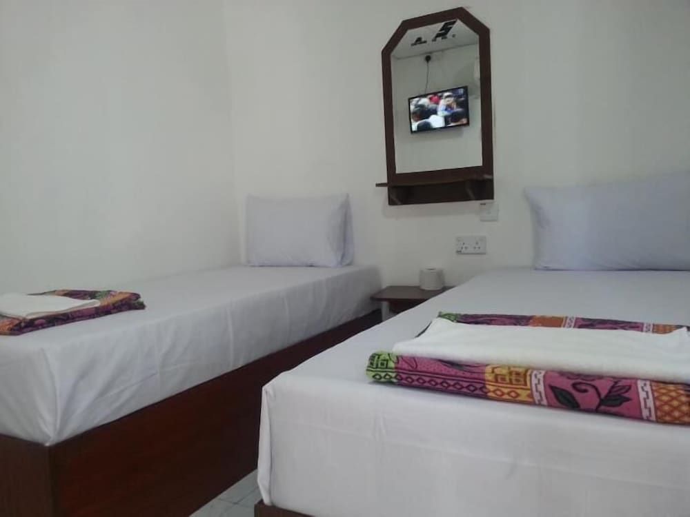 undefined OYO 90273 Mz Hotel 10