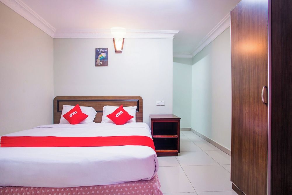 Hotel O Casavilla Hotel Standard Double Room, 1 King Bed 4