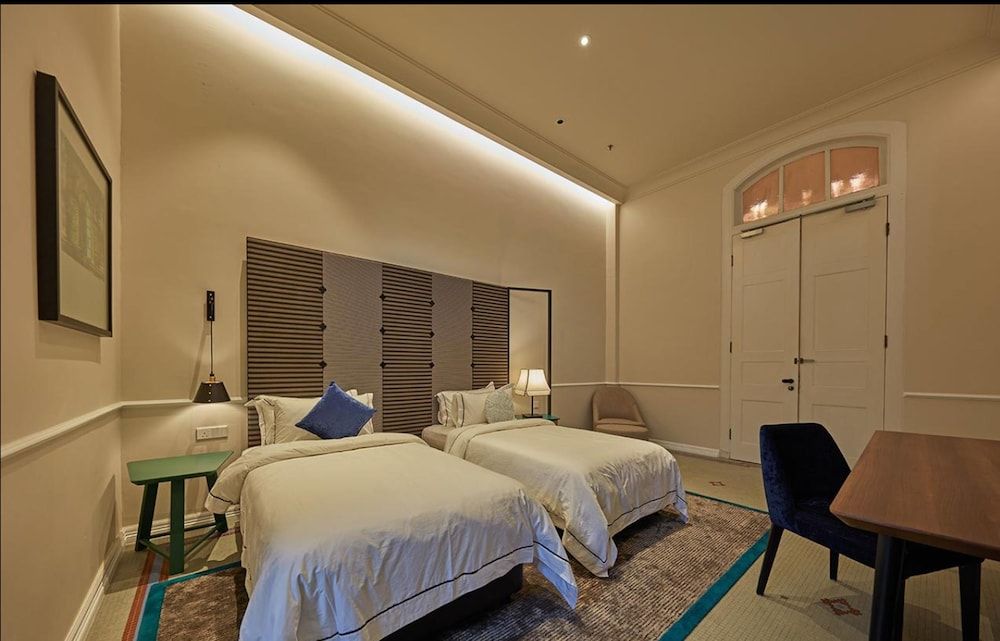 undefined The Edison George Town 6