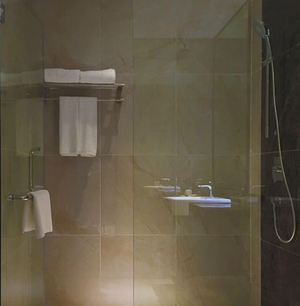 Geno Hotel Junior Suite 8