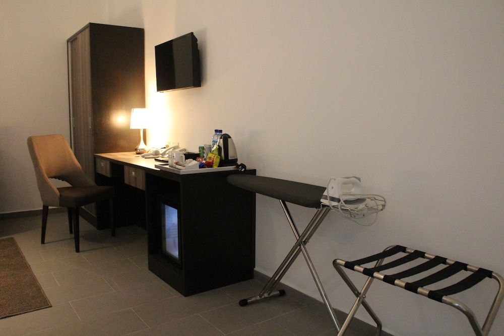 Royal Agate Beach Resort Family Deluxe Room 10