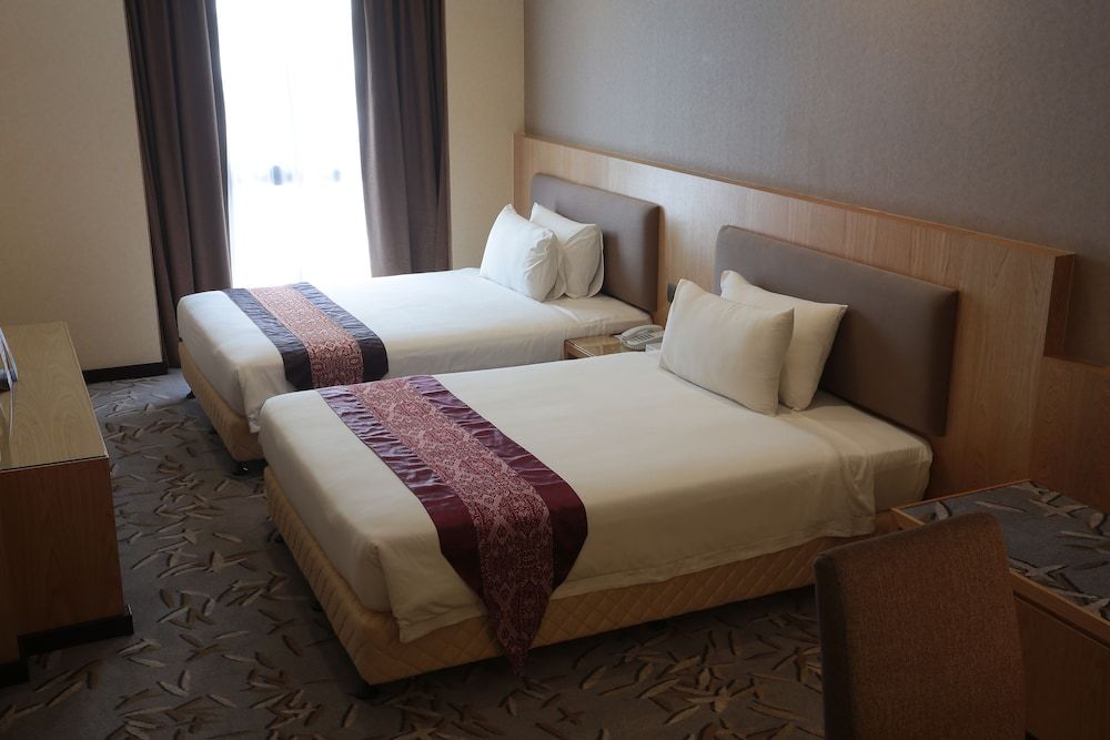 Imperial Riverbank Hotel Kuching Deluxe Twin Room 3