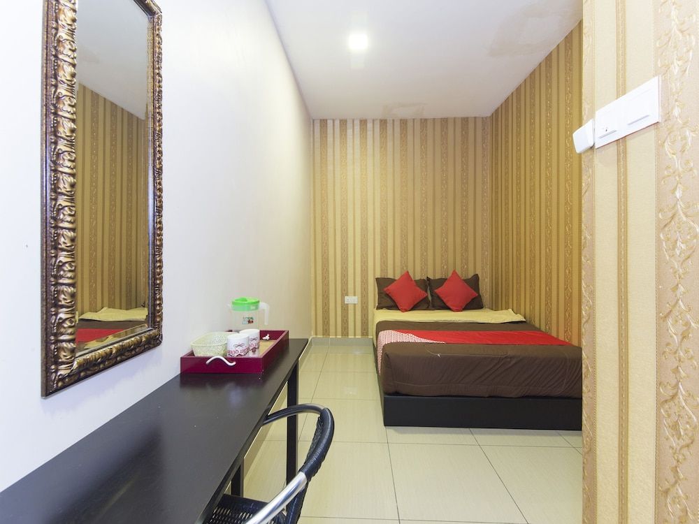 Night Queen Hotel Standard Double Room 2