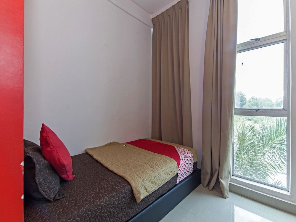 undefined Night Queen Hotel 6