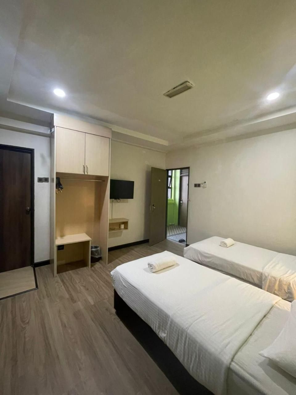 undefined Merlin Hotel 7