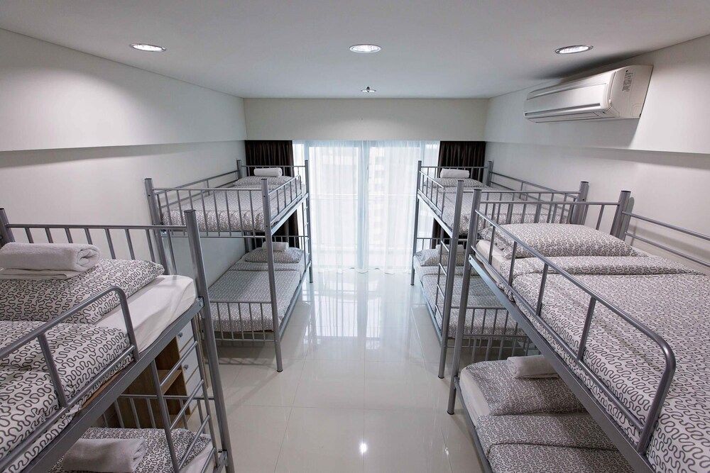 Summer Suites Vacation Home Standard Shared Dormitory, Women only