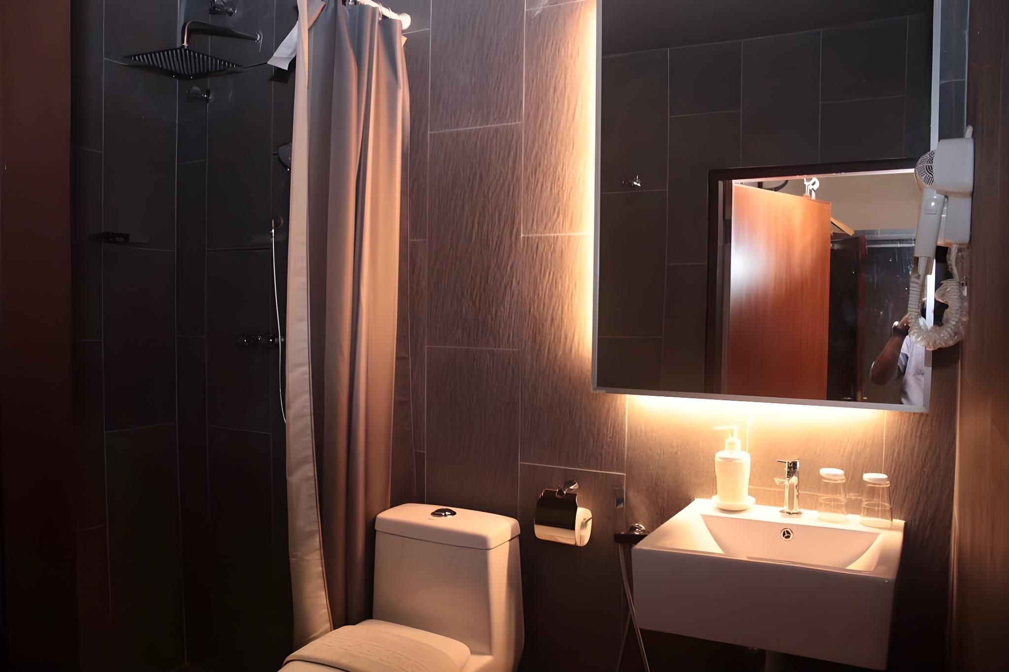 Z Hotel Standard Double Without Window 3