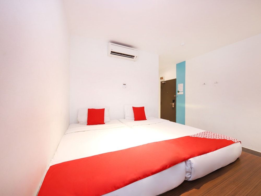 Hotel O Link Inn Standard Twin Room 3