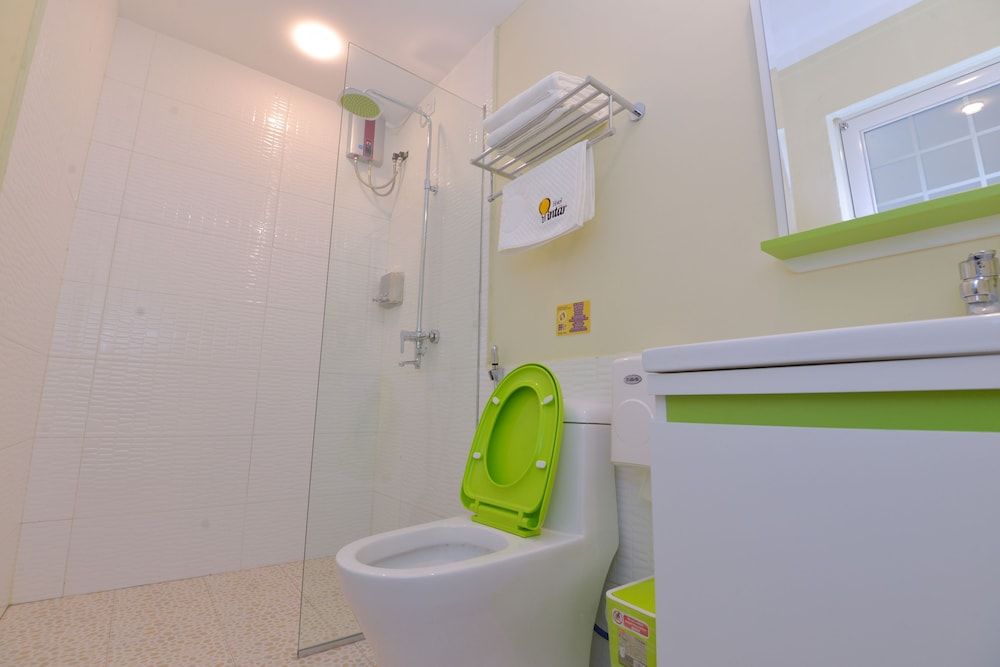 Hotel Pintar Deluxe Triple Room 4