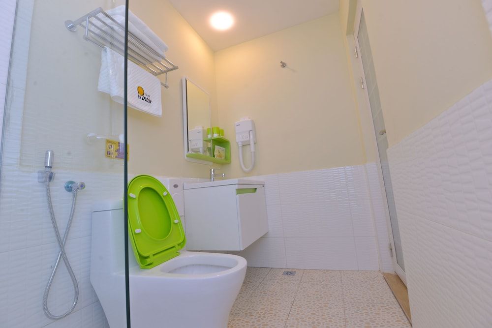 Hotel Pintar Deluxe Triple Room 3