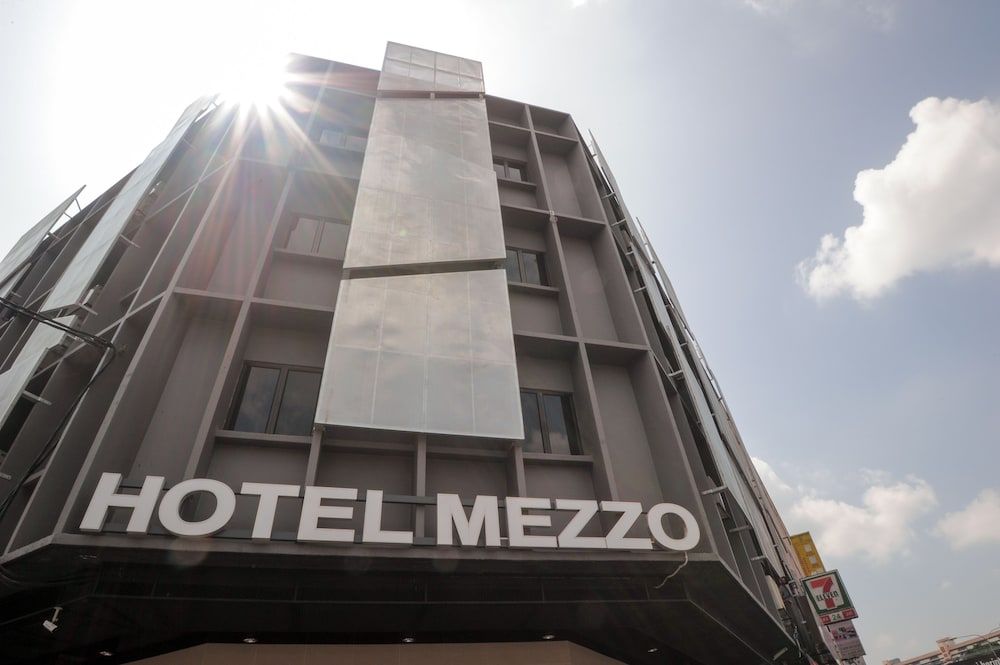 undefined Hotel Mezzo 4