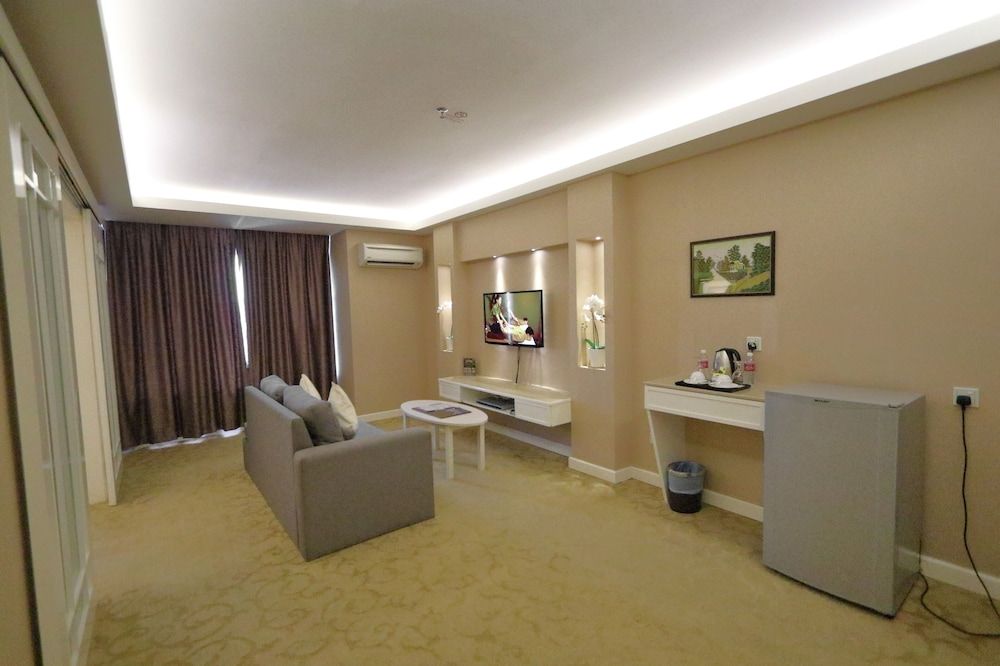 The Guest Hotel & Spa Executive Suite, 1 King Bed with Sofa bed 5