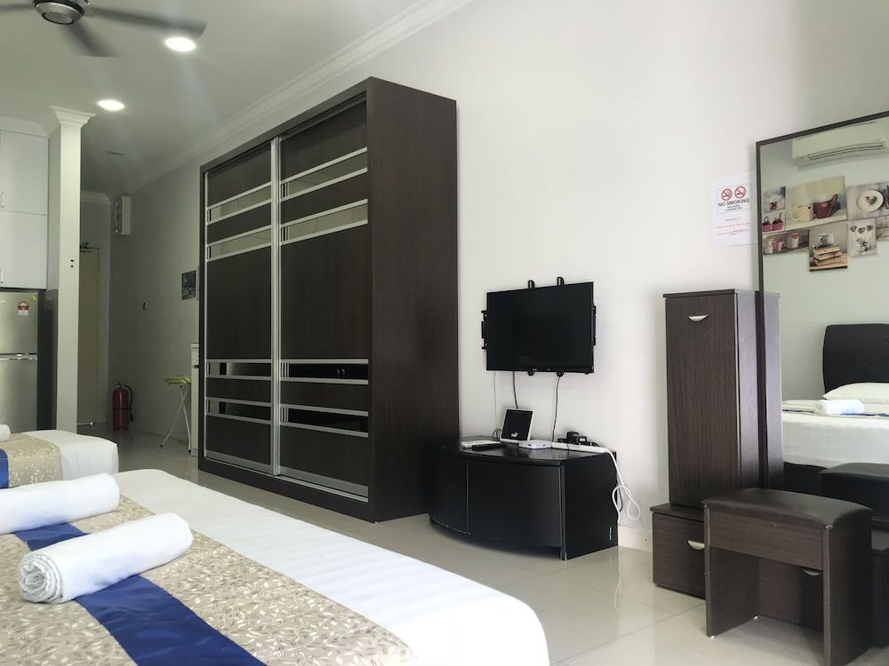 Sunset Seaview Vacation Condos City Centre @ IMAGO Shopping Mall Deluxe Studio Suite, Multiple Beds, Balcony, Garden View 5