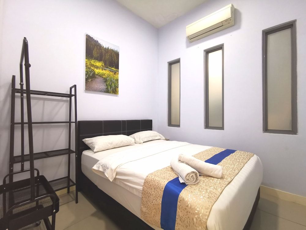 Sunset Seaview Vacation Condos City Centre @ IMAGO Shopping Mall Superior Apartment, 3 Bedrooms, Balcony, City View 3