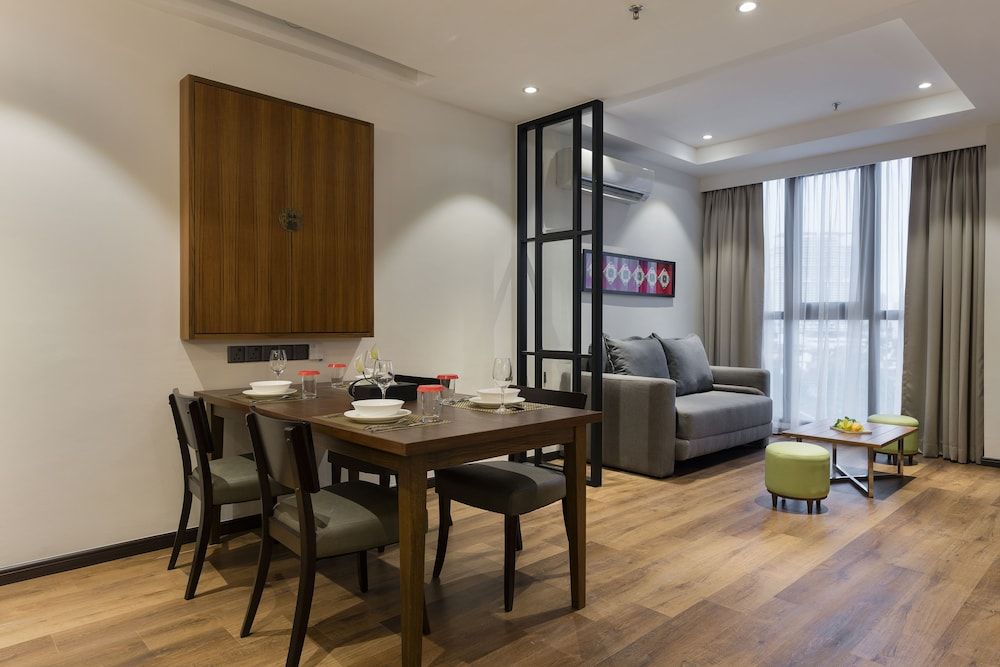 The Granite Luxury Hotel The Baroque Suite 4