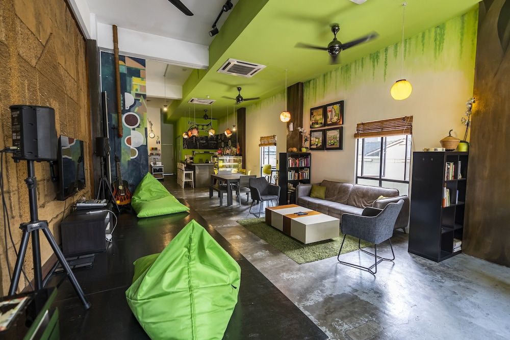 undefined PODs The Backpackers Home & Cafe