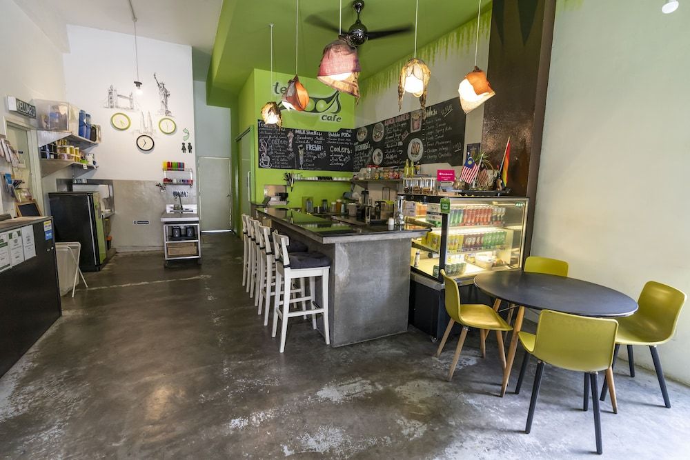 undefined PODs The Backpackers Home & Cafe 5