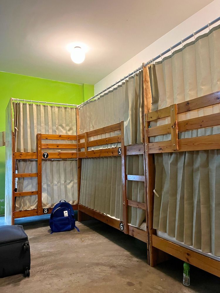 undefined PODs The Backpackers Home & Cafe 10