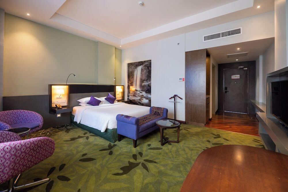 Privilege Queen Room