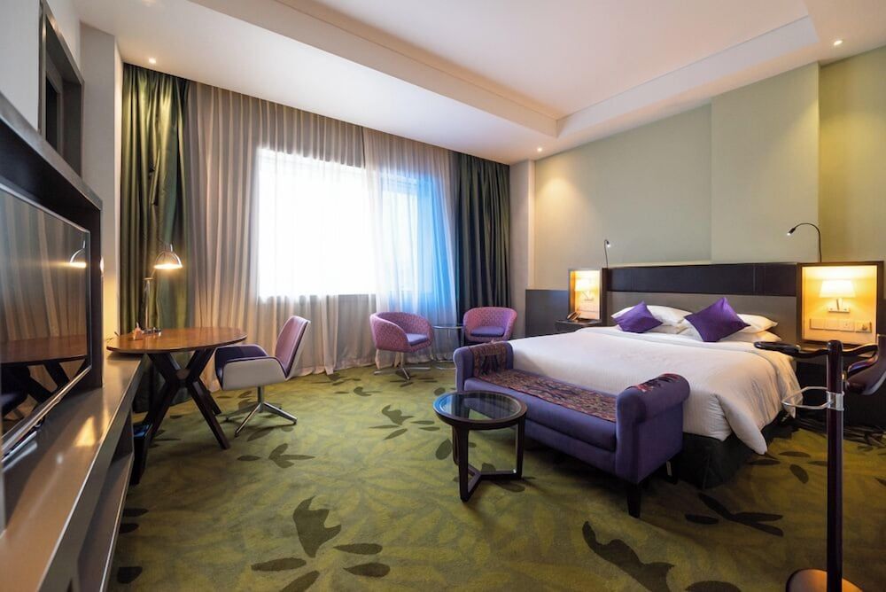 Privilege Queen Room