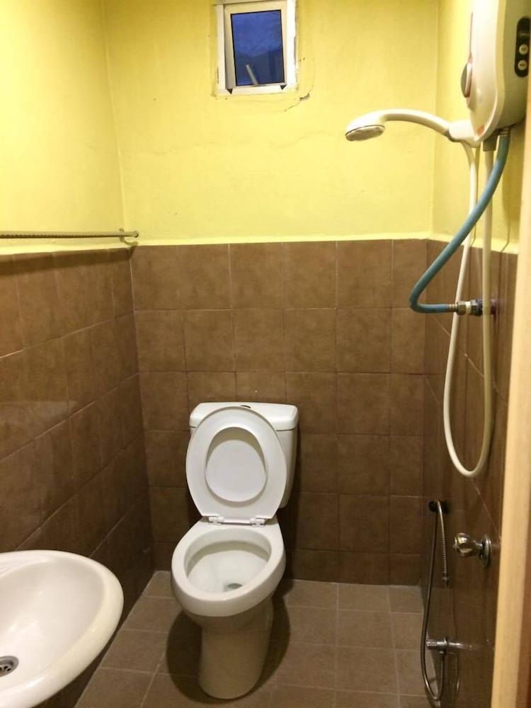 Bohok Guest House Family Room 5