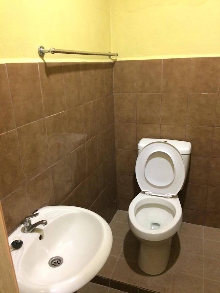 Bohok Guest House Family Room 6