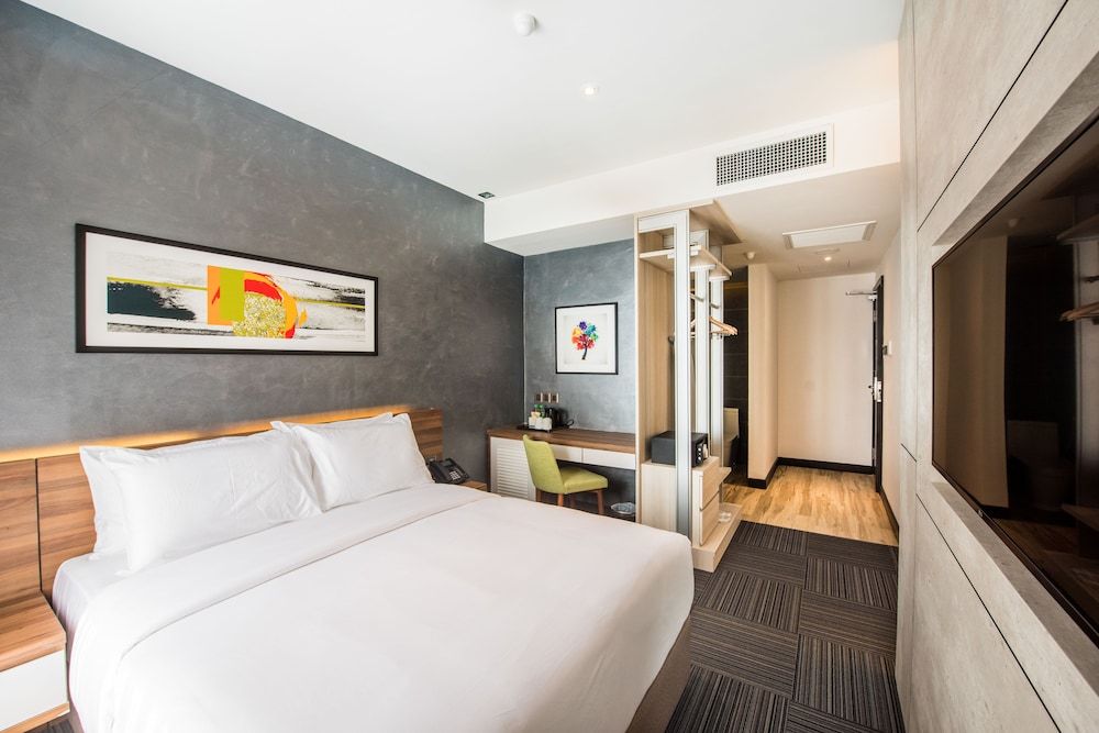 undefined The Smith House 8