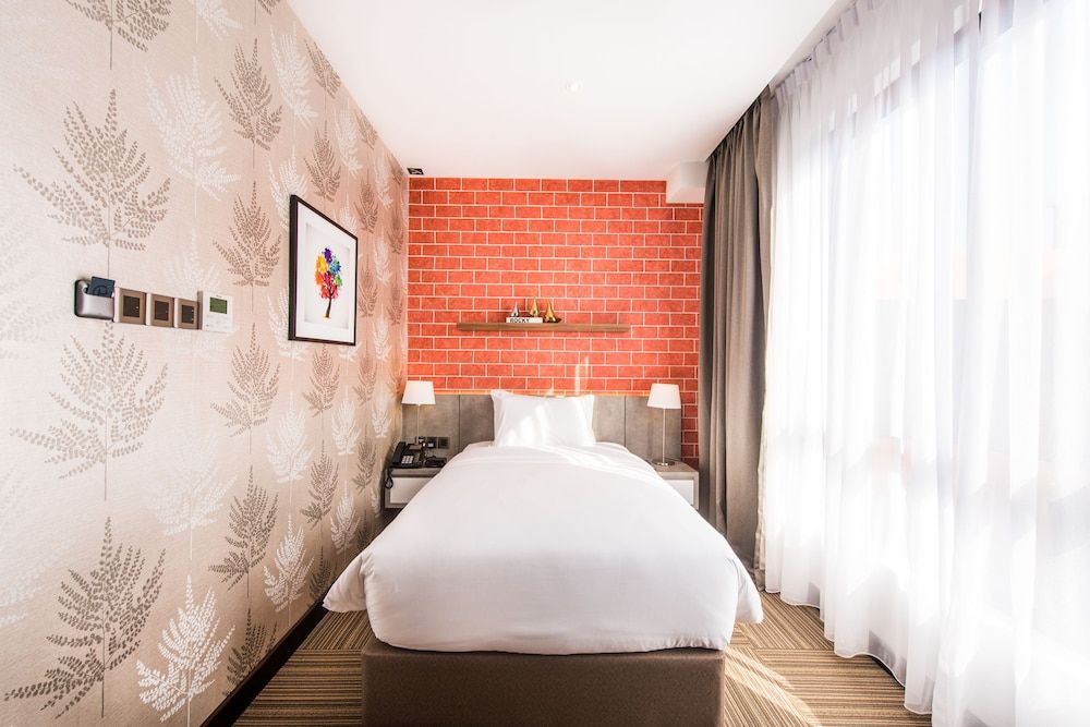 undefined The Smith House 5