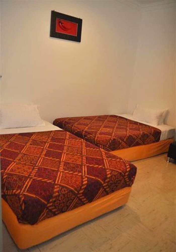 undefined Old Budget Hotel 3