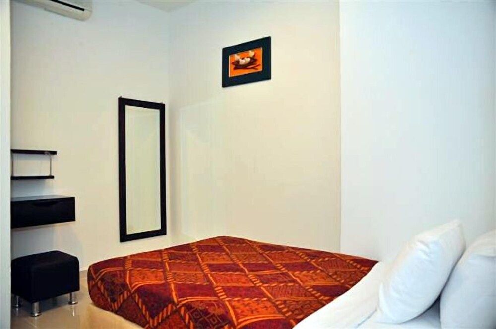 undefined Old Budget Hotel 7