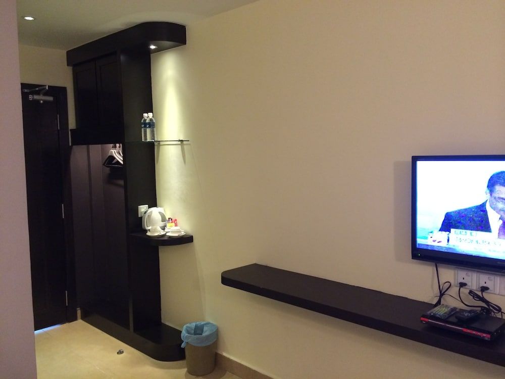 Paradise Spa Hotel Deluxe Twin Room 9