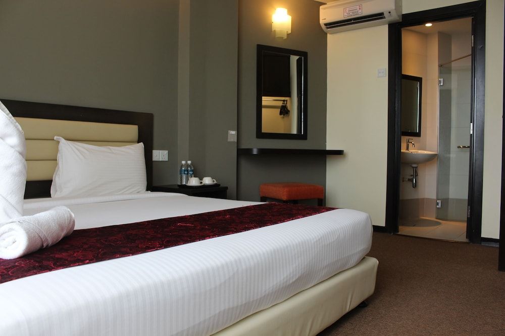 Paradise Spa Hotel Family Room 2