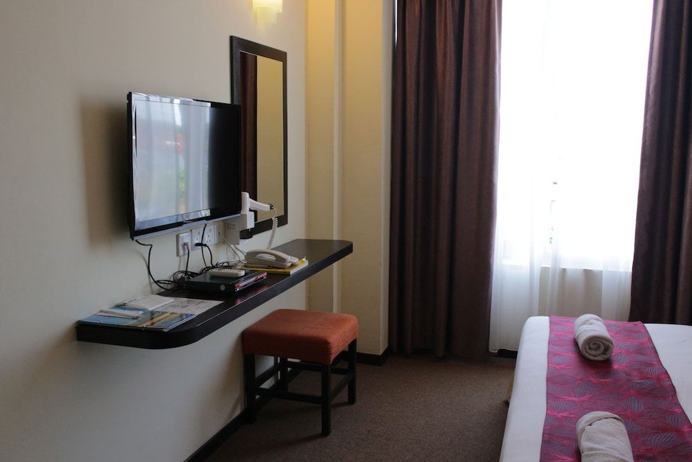 Paradise Spa Hotel Superior Room (Super King) 4