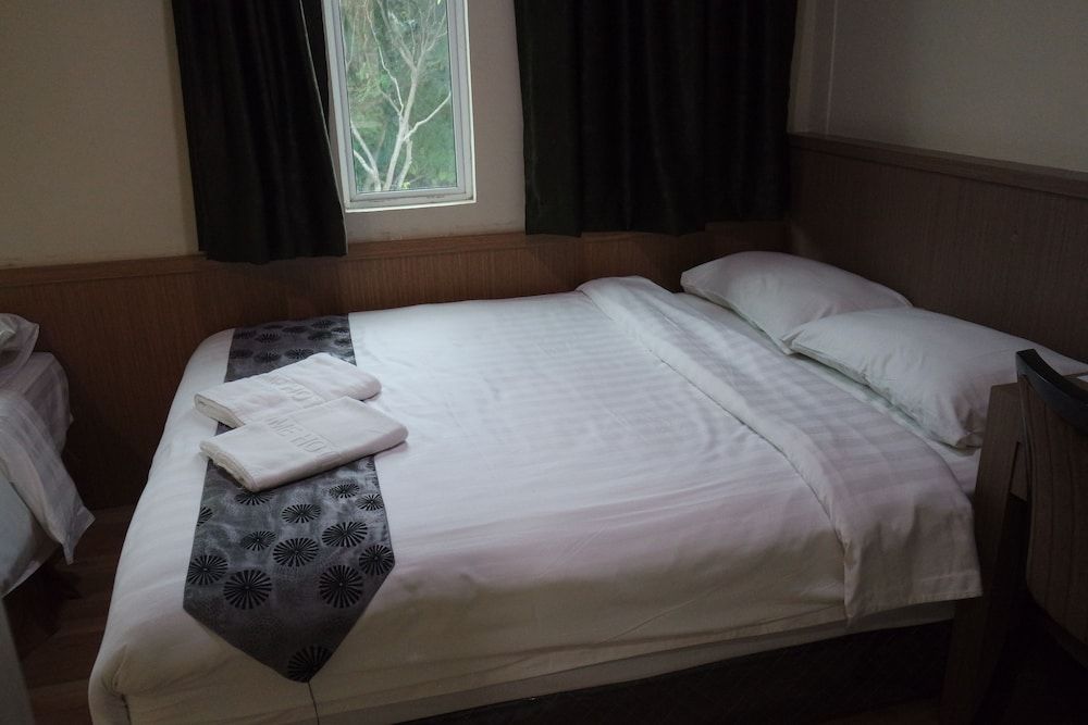 Home Hotel Labuan Family Room 2