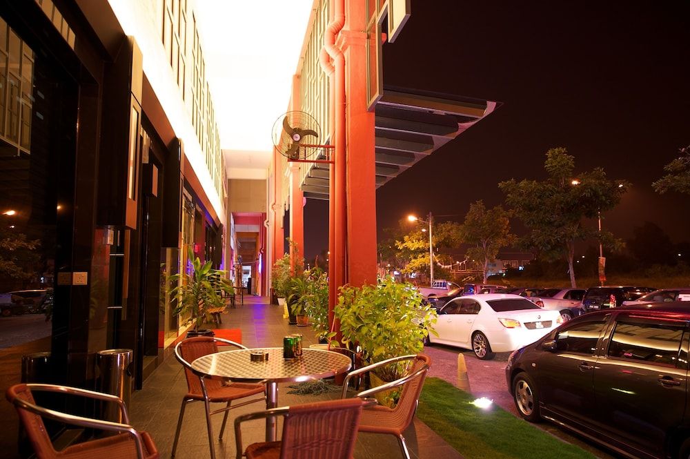 undefined De Botani Hotel 4