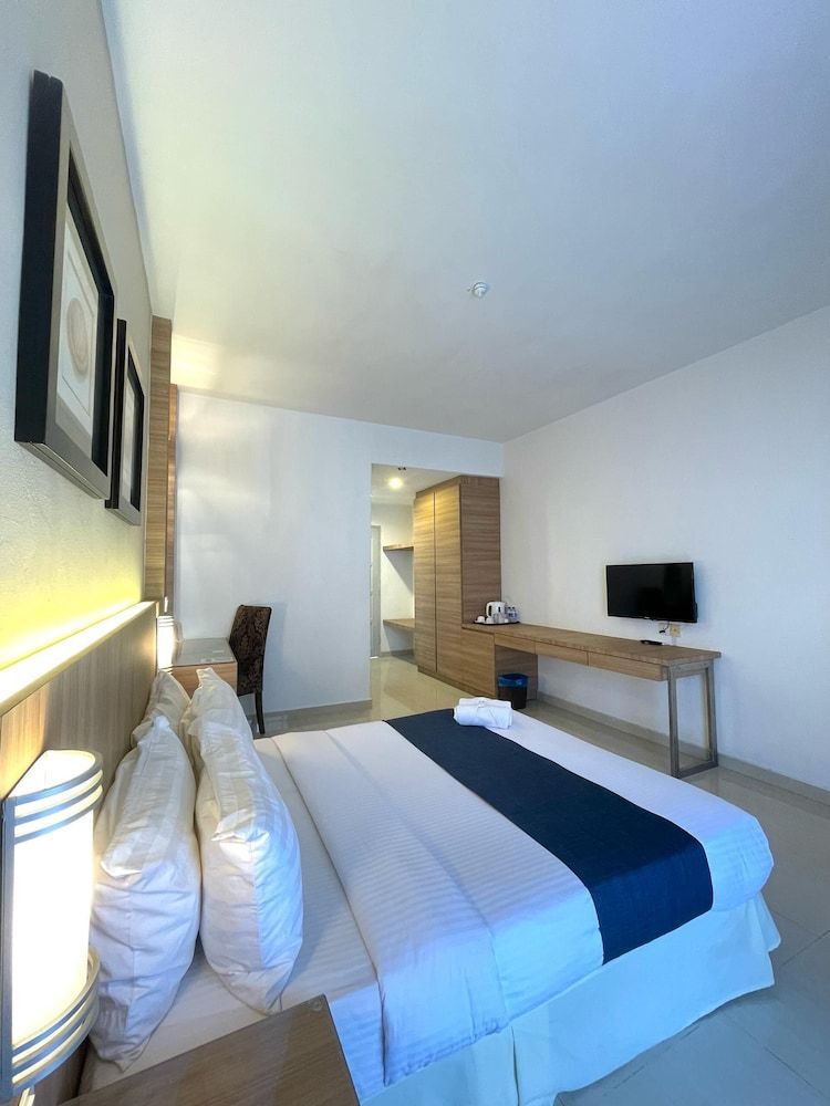 Rompin Beach Resorts Deluxe Room, Resort View 5