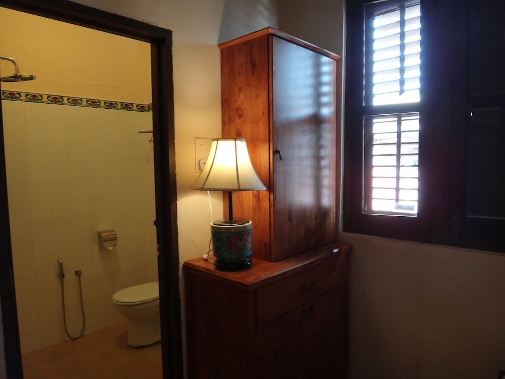 Betel Nut Lodge - Adult Only Twin Room 5