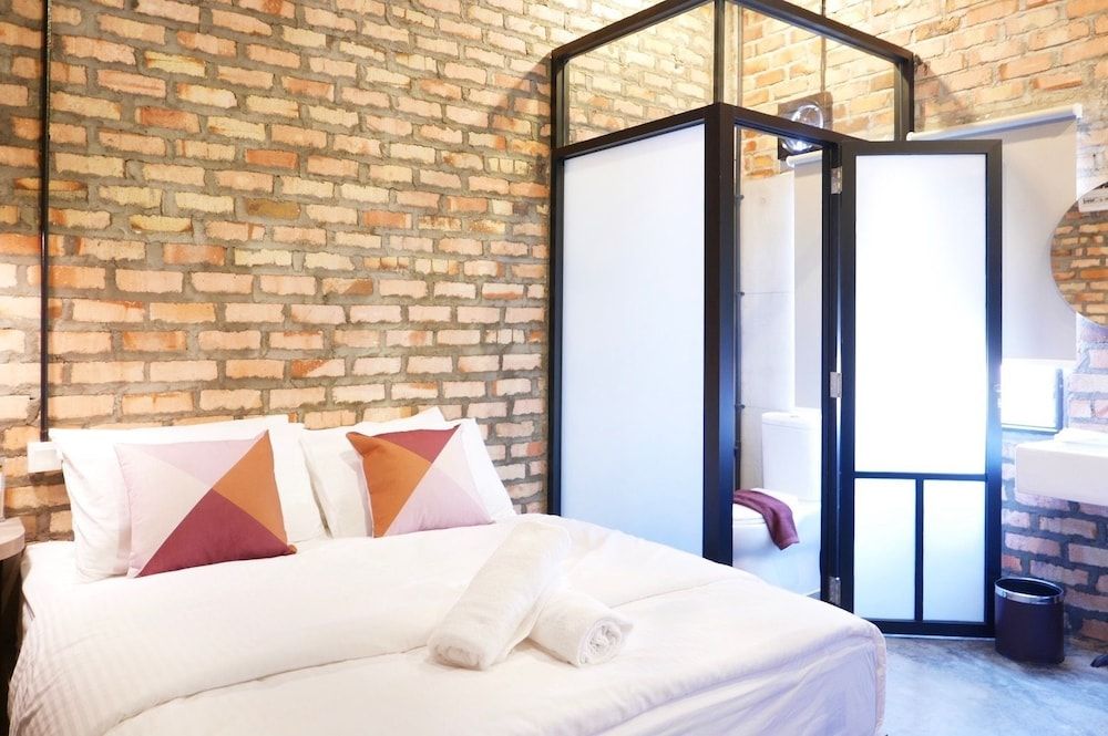 undefined MIL Design Hotel 4