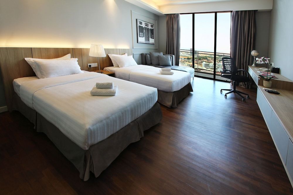 The Shore Hotel & Residences Studio Suite, 2 Twin Beds 2