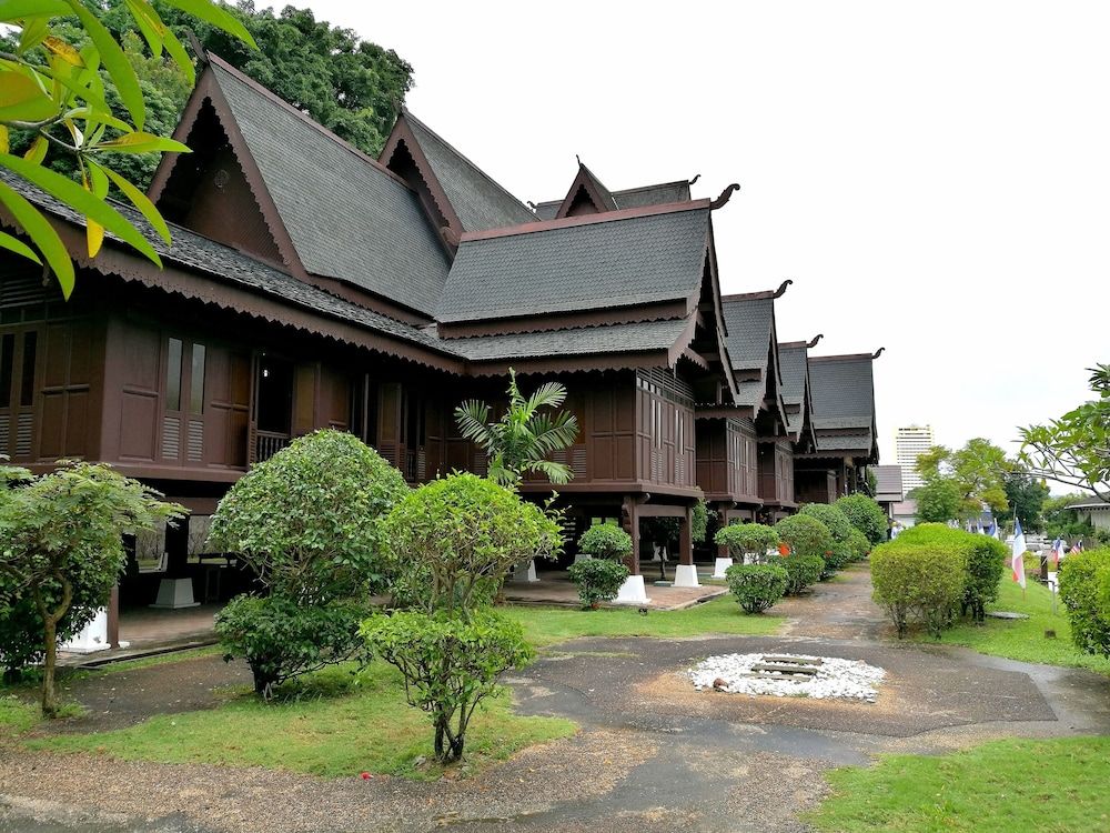 undefined The Shore Hotel & Residences 10